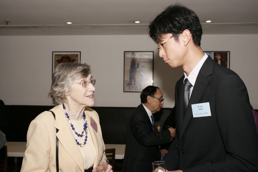2008年奖学金颁奖典礼及茶聚 (17)