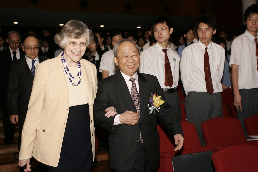 2008年奖学金颁奖典礼及茶聚 (8)